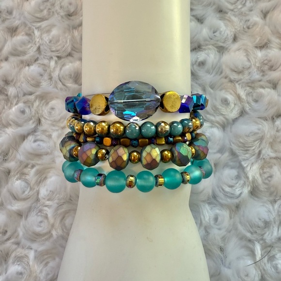 Multicolor Handmade Beaded Bracelet Set - Picture 4 of 5